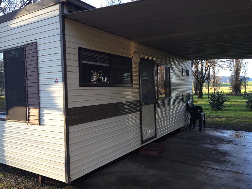 Colac Colac Caravan Park Corryong Dış mekan fotoğraf
